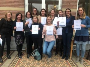 Female leadership leergang certificaat uitreiking